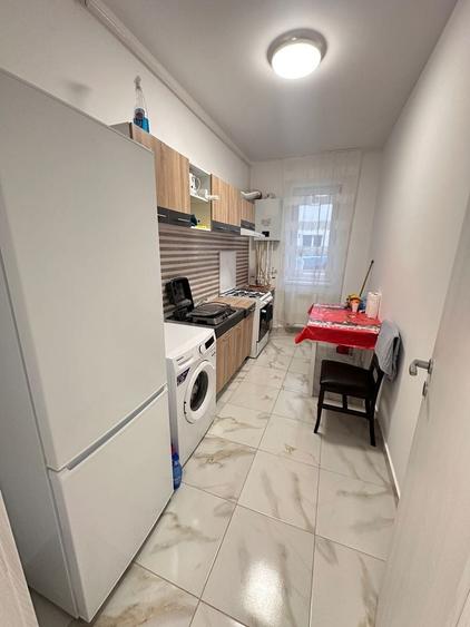 Apartament cu 2 camere decomandat, mobilat în Păcii