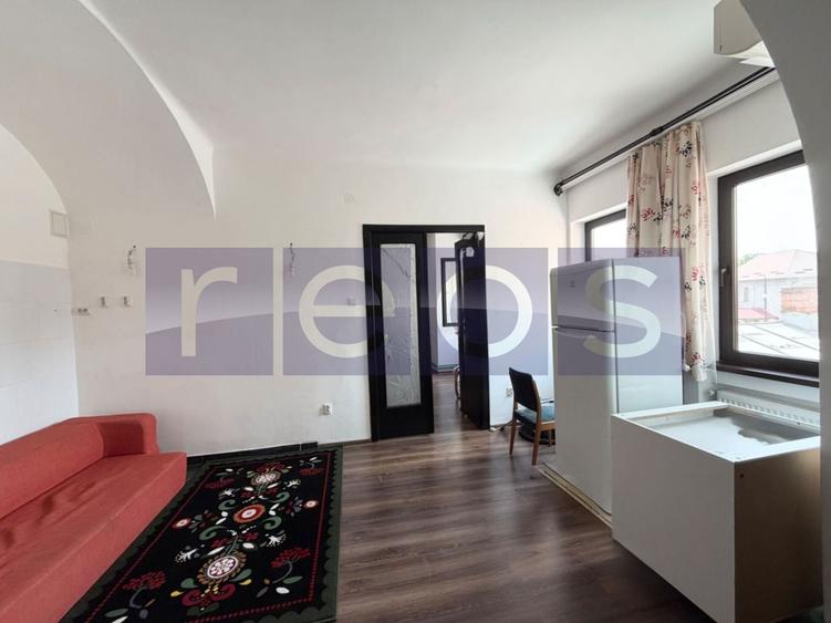 Apartament cu 4 camere decomandat în Ștefan cel Mare
