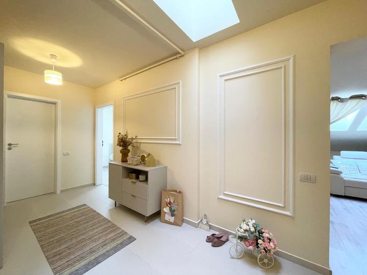 Apartament cu 2 camere semidecomandat, mobilat în Soarelui
