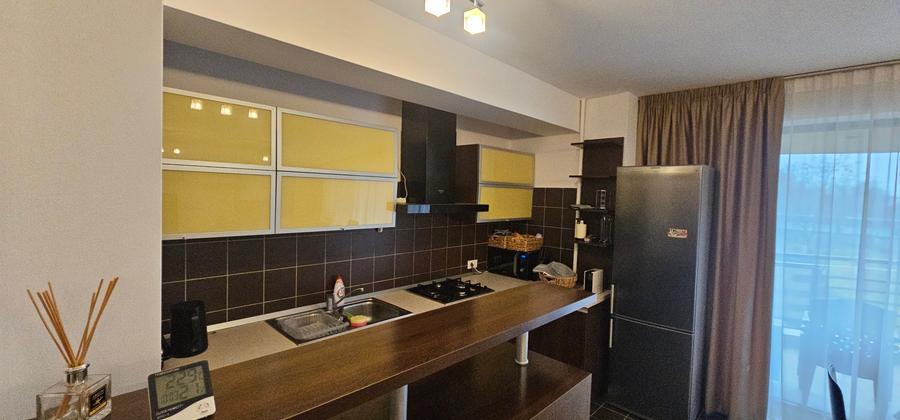 Apartament cu 3 camere decomandat, mobilat în Barbu Văcărescu