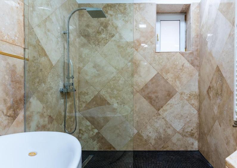 Apartament cu 3 camere semidecomandat, mobilat în Herăstrău