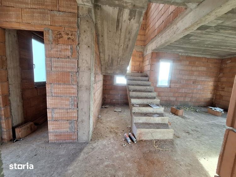 Casă cu 5 camere cu Teren 507 Mp în Giarmata