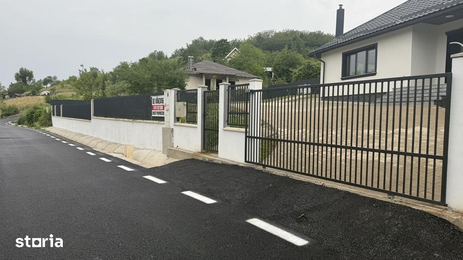 Casă cu 5 camere cu Teren 1000 Mp în Central