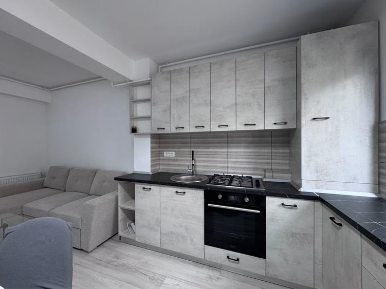 Apartament cu 2 camere decomandat, mobilat în Tractorul