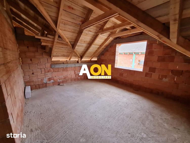 Casă cu 4 camere cu Teren 386 Mp în Micești
