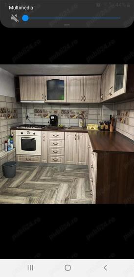 Casă cu 5 camere cu Teren 4200 Mp în Poiana Mărului