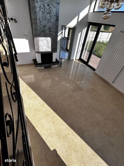 Casă cu 4 camere în Dumbrăveni