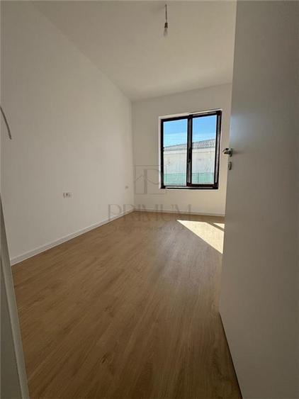 Duplex cu 4 camere cu Canalizare în Moșnița Nouă