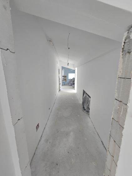 Apartament cu 3 camere semidecomandat în Băneasa