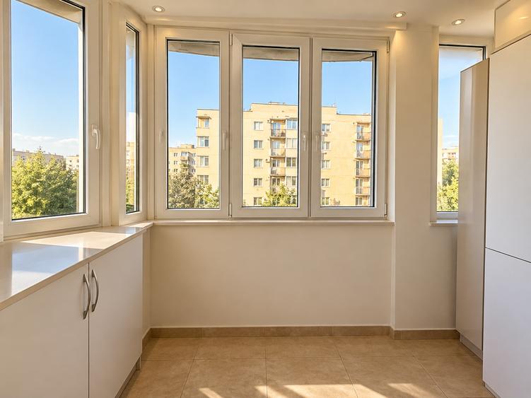 Apartament cu 3 camere decomandat în Sebastian