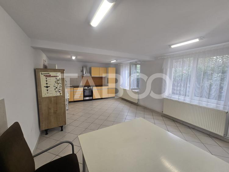 Duplex cu 3 camere semidecomandat cu Canalizare în Calea Poplăcii