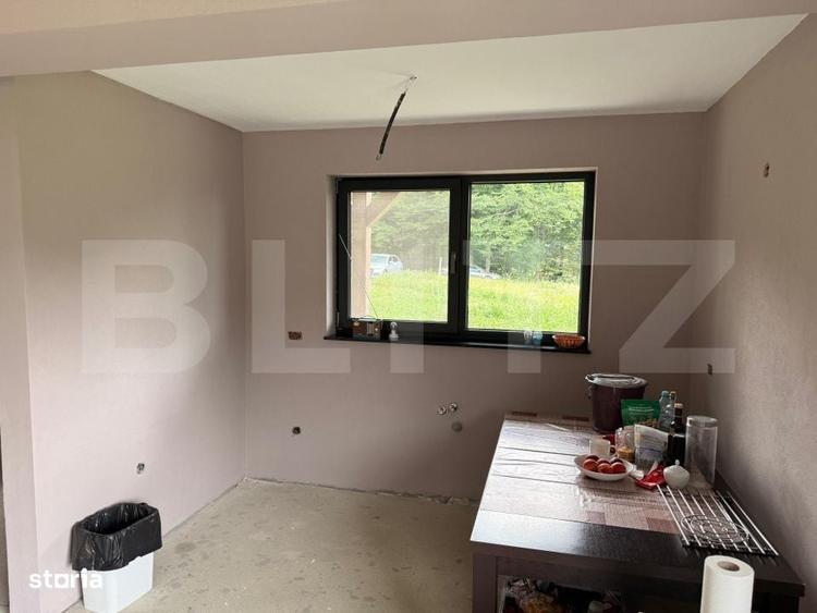 Casă cu 4 camere cu Teren 4150 Mp în Cheile Râșnoavei