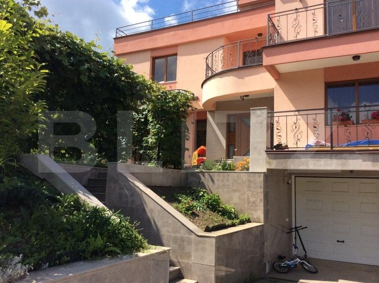 Casă individuală cu 6 camere cu Garaj în Făget