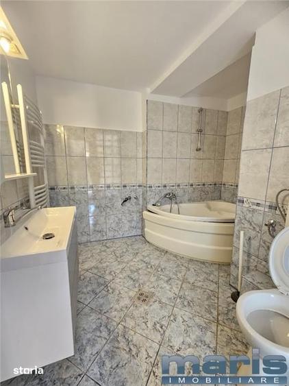 Casă cu 4 camere cu Canalizare în Central