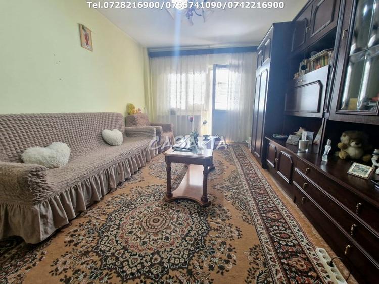 Apartament cu 3 camere decomandat, mobilat în Central