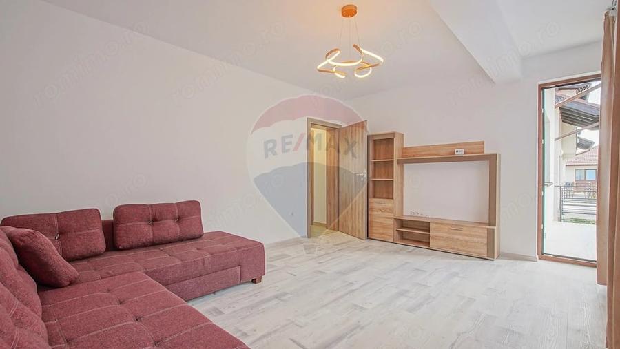 Apartament cu 3 camere decomandat în Sud