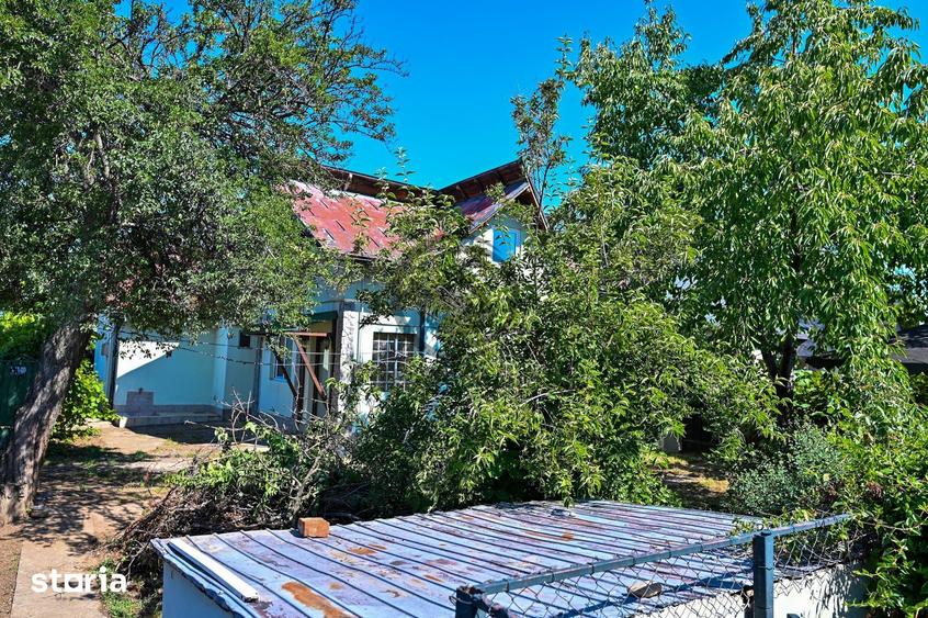 Casă cu 7 camere cu Teren 432 Mp în Vest