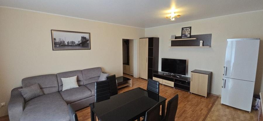 Apartament cu 3 camere decomandat, mobilat în Carpați 2