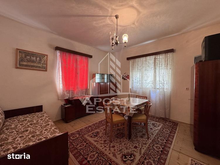 Casă cu 4 camere cu Teren 5000 Mp în Julița