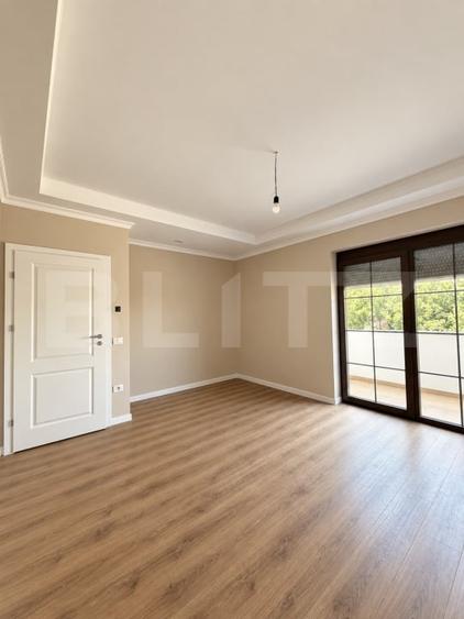 Duplex cu 6 camere cu Canalizare în Bucovina