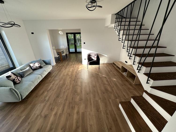 Duplex cu 4 camere cu Canalizare în Aradului