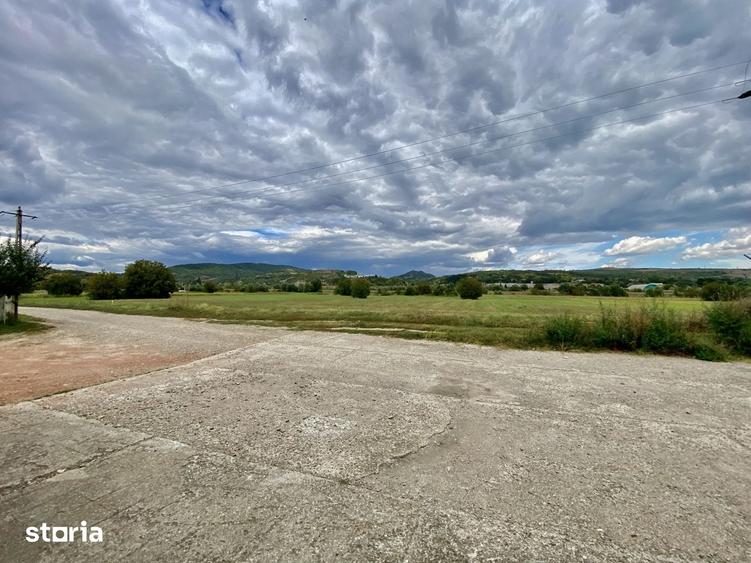 Spațiu comercial, de 2,500 mp, în Berca