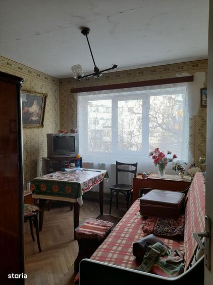 Apartament cu 3 camere decomandat în Obor
