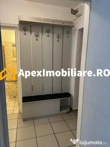 Garsonieră decomandată în Splaiul Unirii