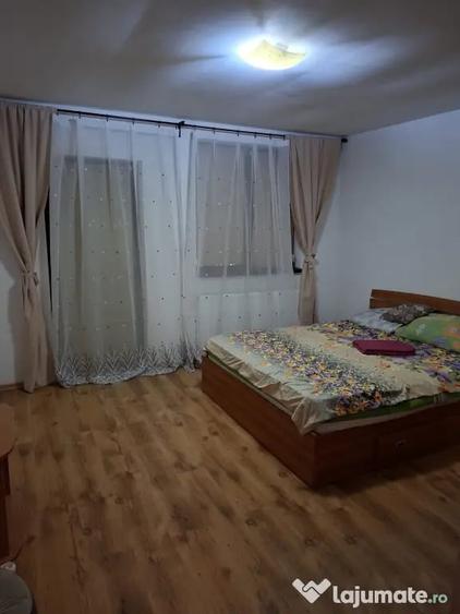 Casă cu 4 camere în Domnești