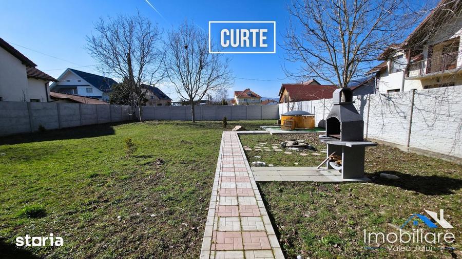 Casă cu 6 camere cu Teren 1400 Mp în Central