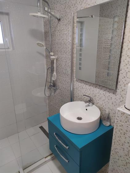 Garsonieră decomandată în Central