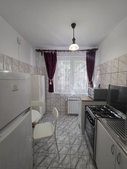 Apartament cu 2 camere semidecomandat în P-ța Amzei