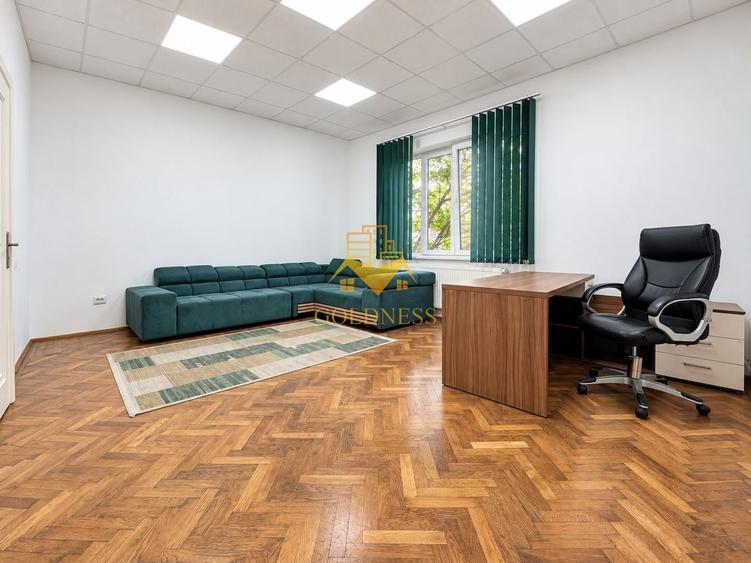 Apartament cu 2 camere semidecomandat, mobilat în Central