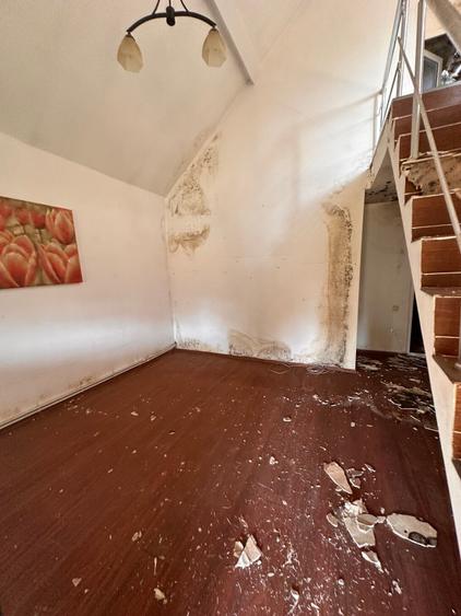 Casă individuală cu 6 camere cu Teren 251 Mp în Valu lui Traian