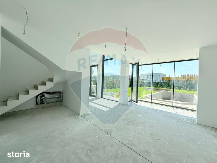 Casă cu 5 camere cu Teren 753 Mp în Balotești