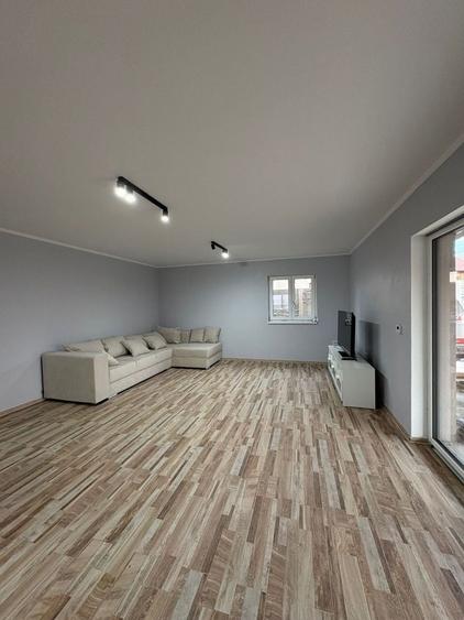 Casă cu 4 camere cu Teren 560 Mp în Giarmata