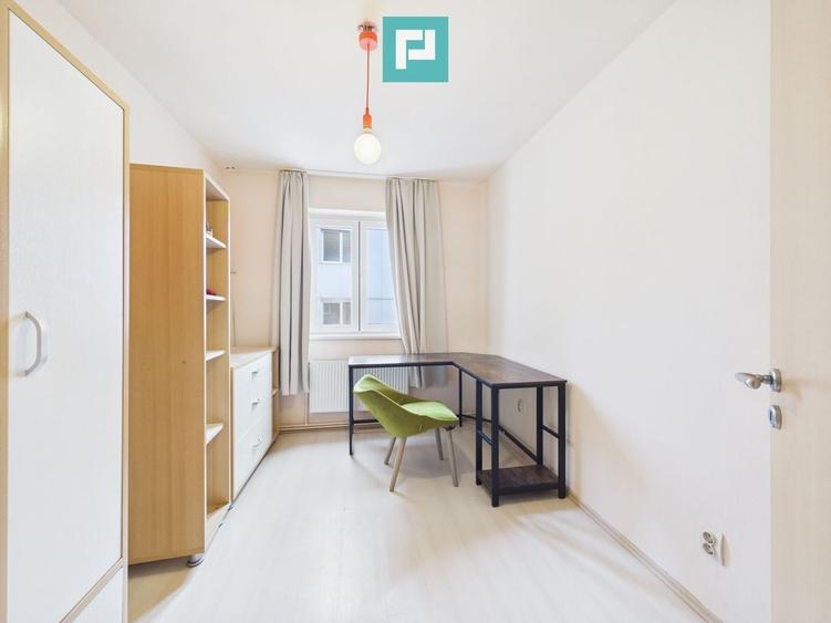 Apartament cu 3 camere semidecomandat, mobilat în Spitalul Județean