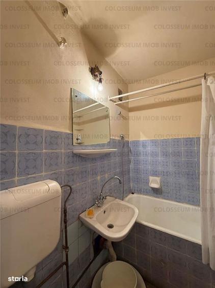 Apartament cu 3 camere semidecomandat în Astra