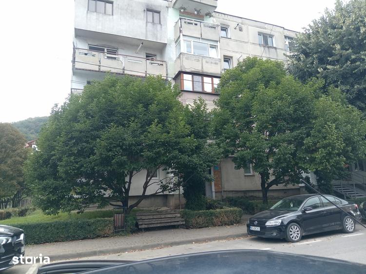 Apartament cu 2 camere decomandat în Coman