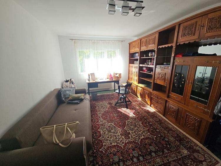Apartament cu 2 camere decomandat în Gilău