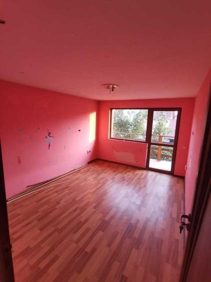 Casă cu 4 camere în Sântandrei