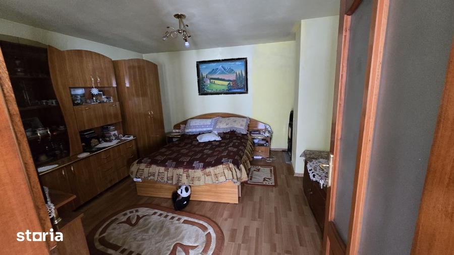 Casă cu 3 camere cu Teren 17000 Mp în Poiana Mărului