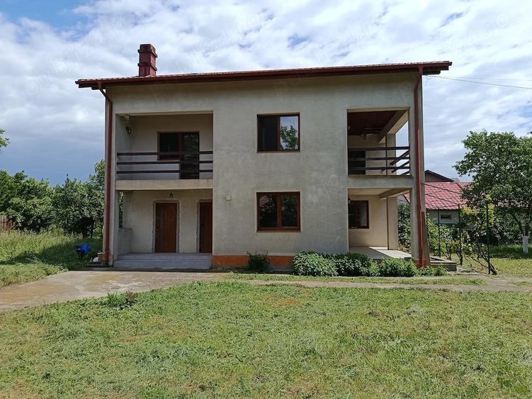 Casă cu 6 camere cu Teren 1934 Mp în Găneasa