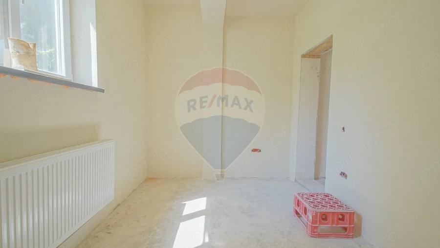 Casa cu poten?ial in Centrul Civic Bra?ov | 4 camere - 15