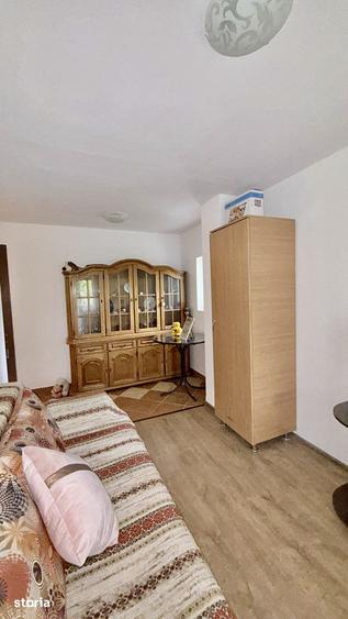 Casă cu 6 camere cu Teren 319 Mp în Vlădești