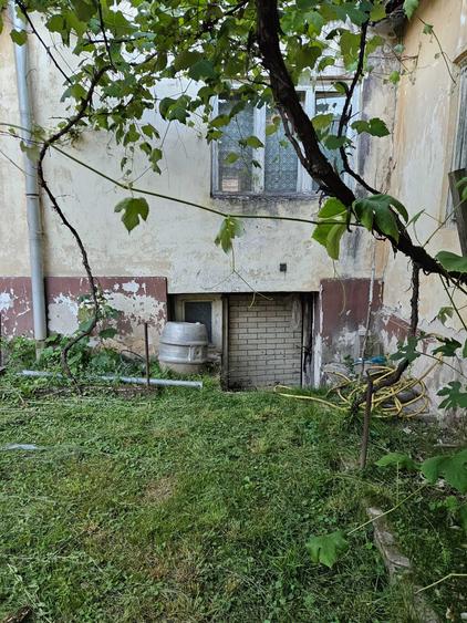 Casă cu 4 camere decomandat în Buntești