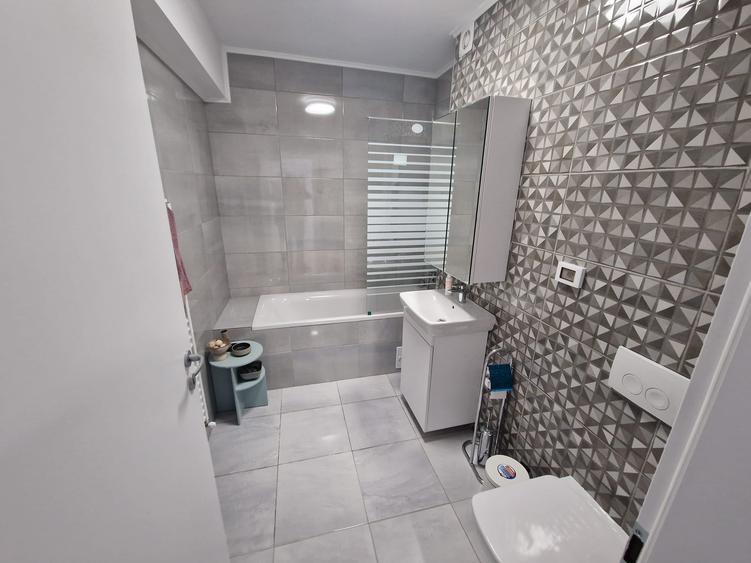 Apartament cu 2 camere decomandat în Tomis Plus