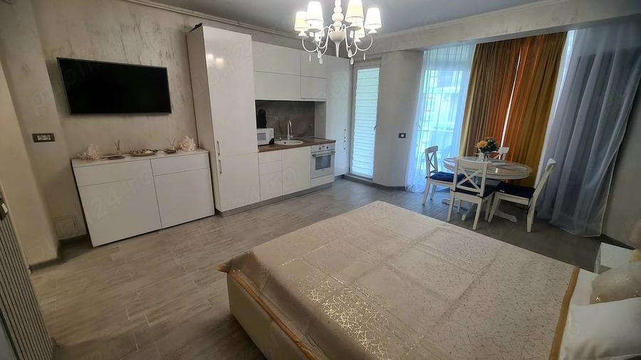 Garsonieră decomandată în Central