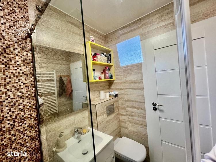 Apartament cu 4 camere în Vasile Aaron
