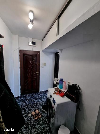 Apartament cu 3 camere semidecomandat în Balada
